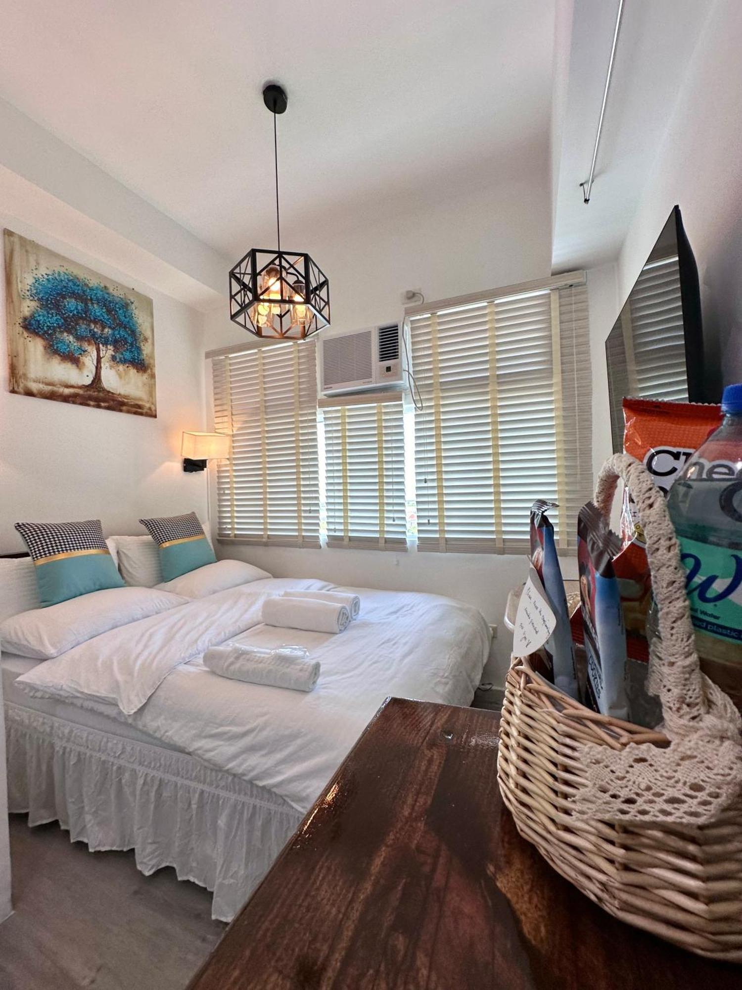 Studio One Condominium, Alabang - Bluu - Fiber Wi-Fi, Netflix-Ready Muntinlupa City Kültér fotó