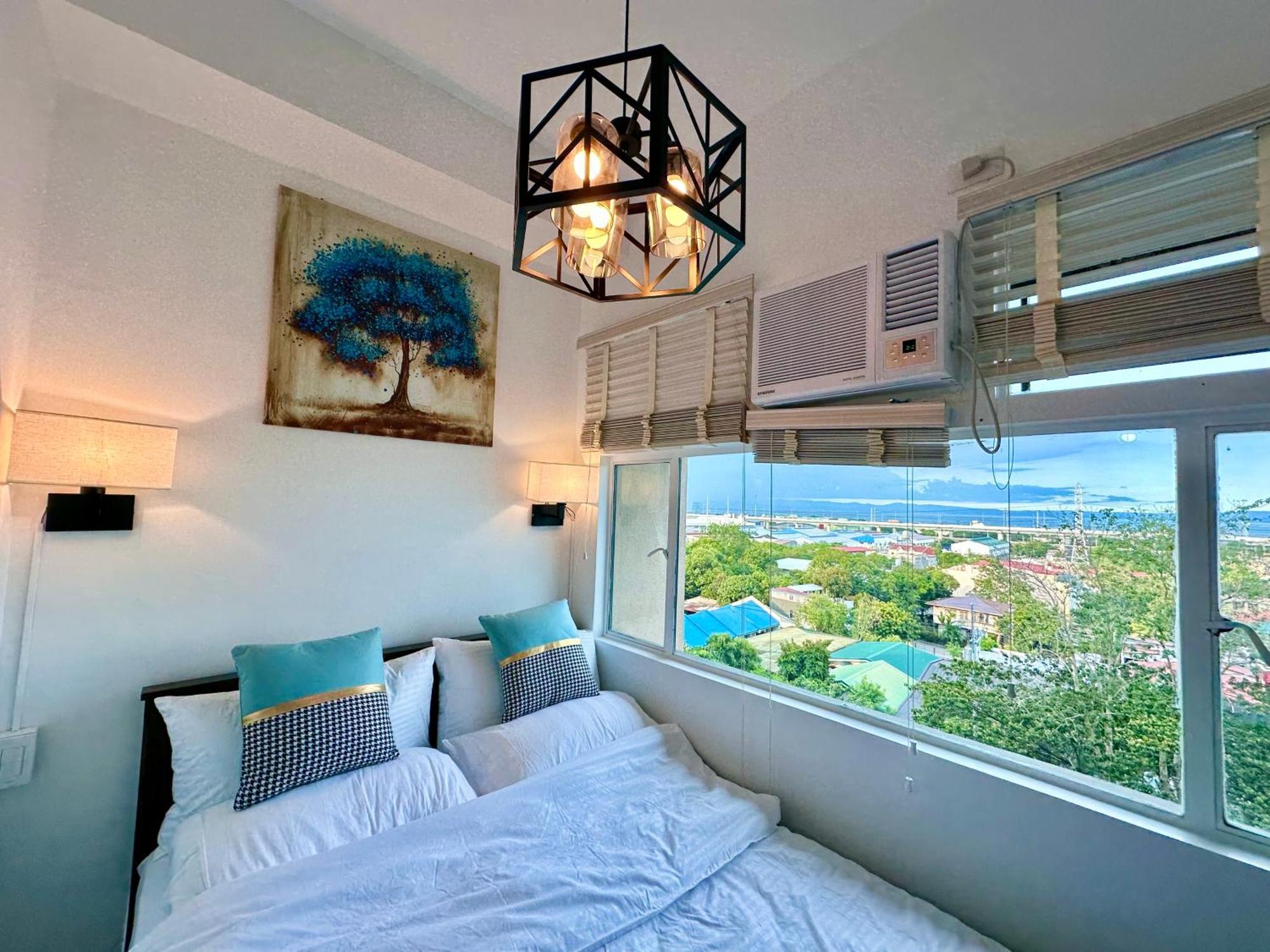Studio One Condominium, Alabang - Bluu - Fiber Wi-Fi, Netflix-Ready Muntinlupa City Kültér fotó