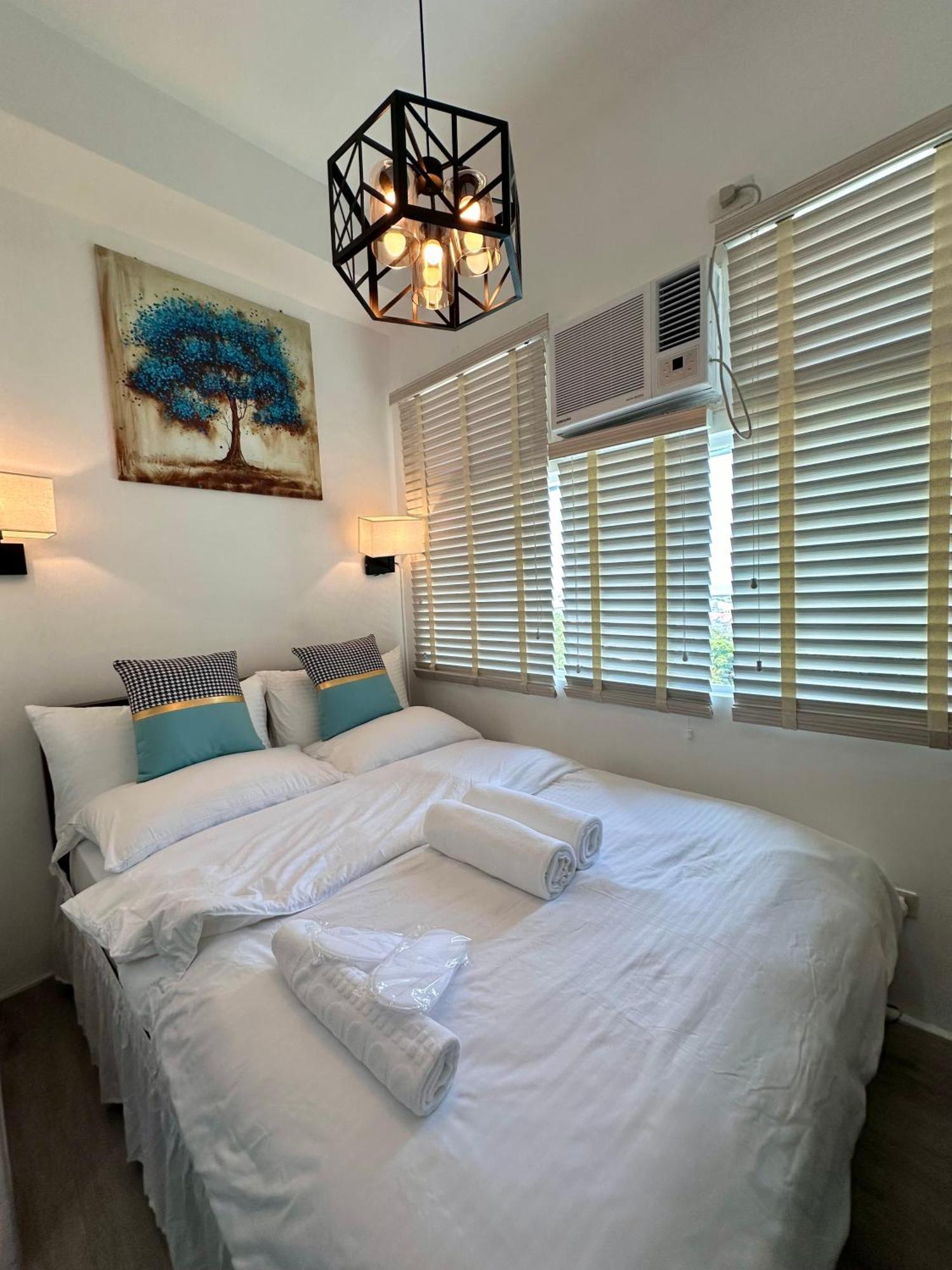 Studio One Condominium, Alabang - Bluu - Fiber Wi-Fi, Netflix-Ready Muntinlupa City Kültér fotó