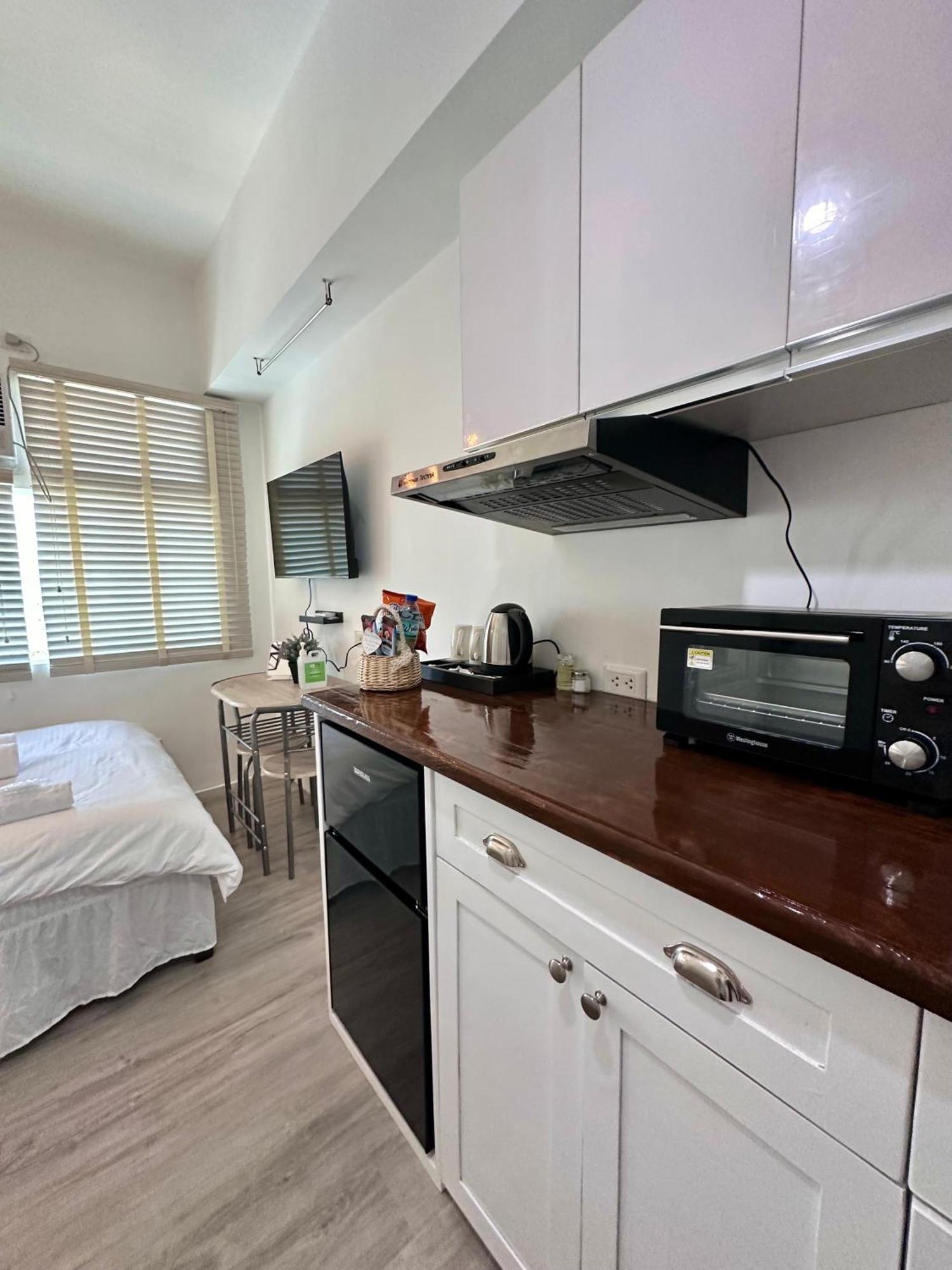 Studio One Condominium, Alabang - Bluu - Fiber Wi-Fi, Netflix-Ready Muntinlupa City Kültér fotó