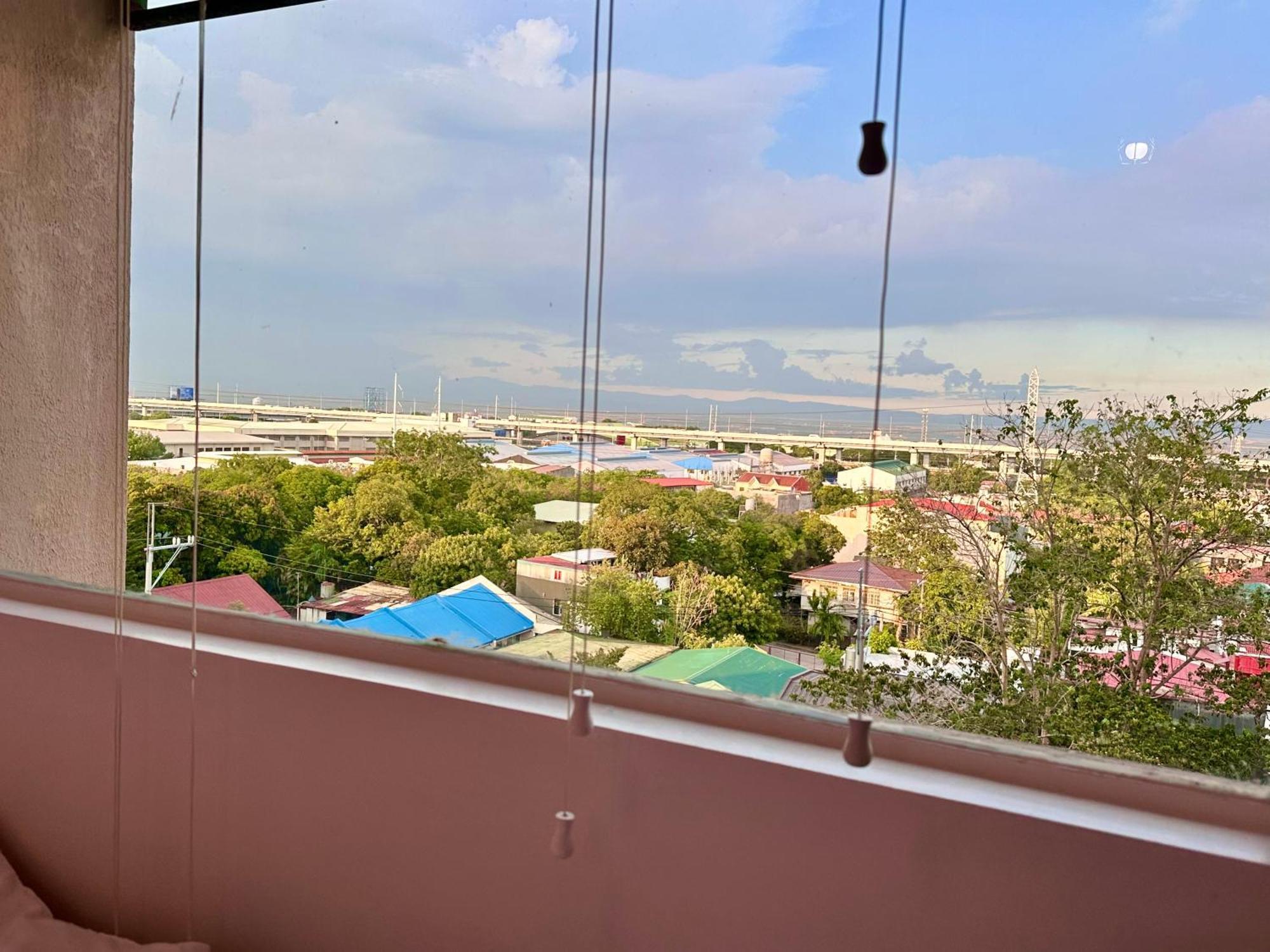 Studio One Condominium, Alabang - Bluu - Fiber Wi-Fi, Netflix-Ready Muntinlupa City Kültér fotó