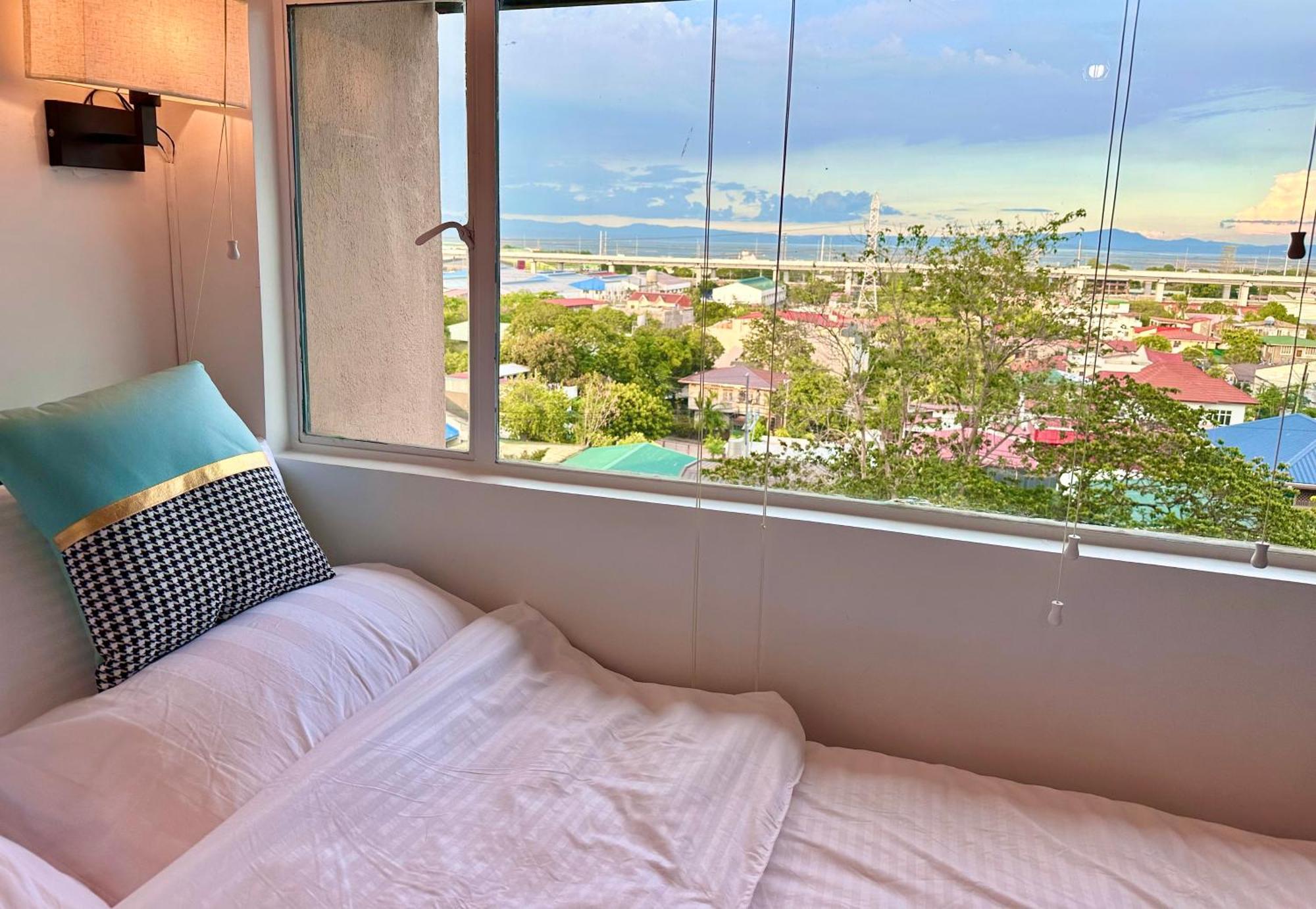 Studio One Condominium, Alabang - Bluu - Fiber Wi-Fi, Netflix-Ready Muntinlupa City Kültér fotó